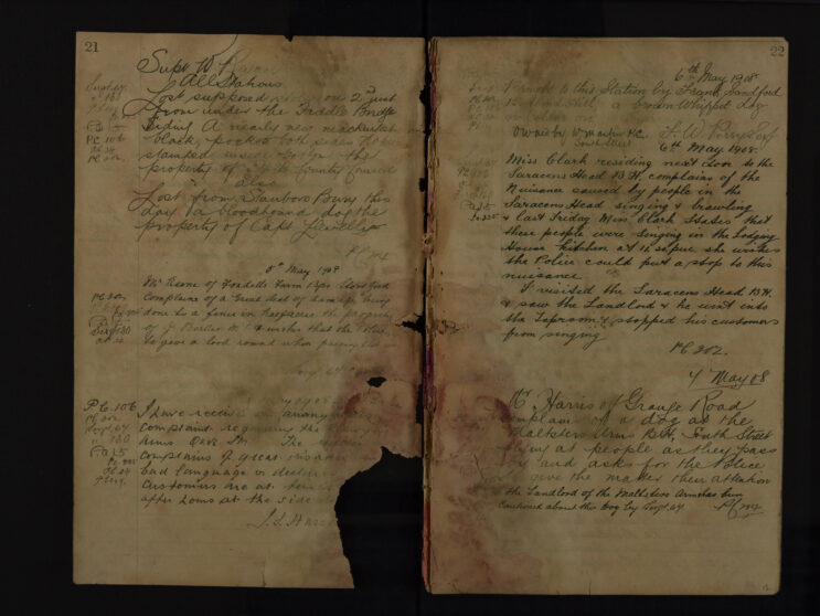 Pages 021-022