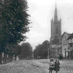 Postcard of St Michaels Church and Windhill, Bishops Stortford | BISHM 462